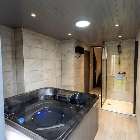 Elegant 1Bedroom Flat With Jacuzzi In A Prime Location Londres Exterior foto